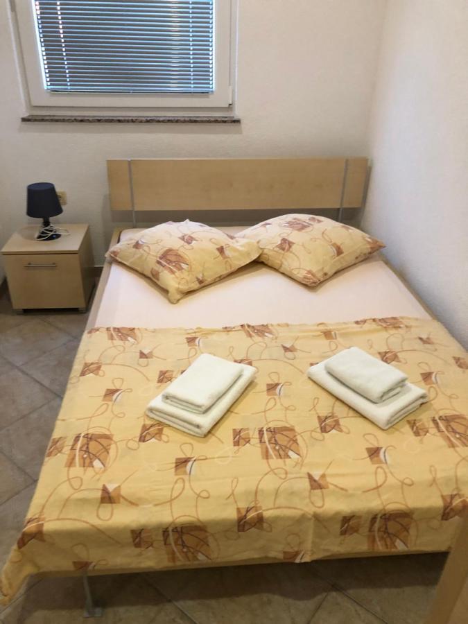 Miro Apartmani Ražanac Exterior foto