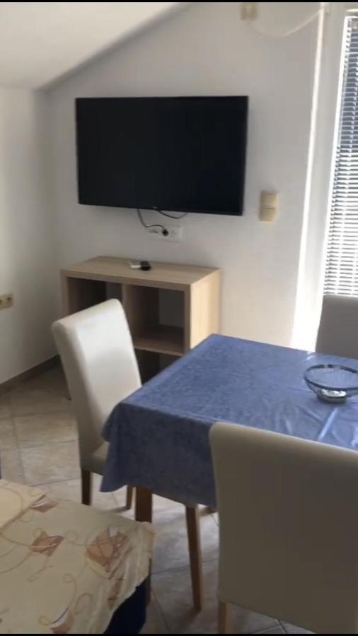 Miro Apartmani Ražanac Exterior foto